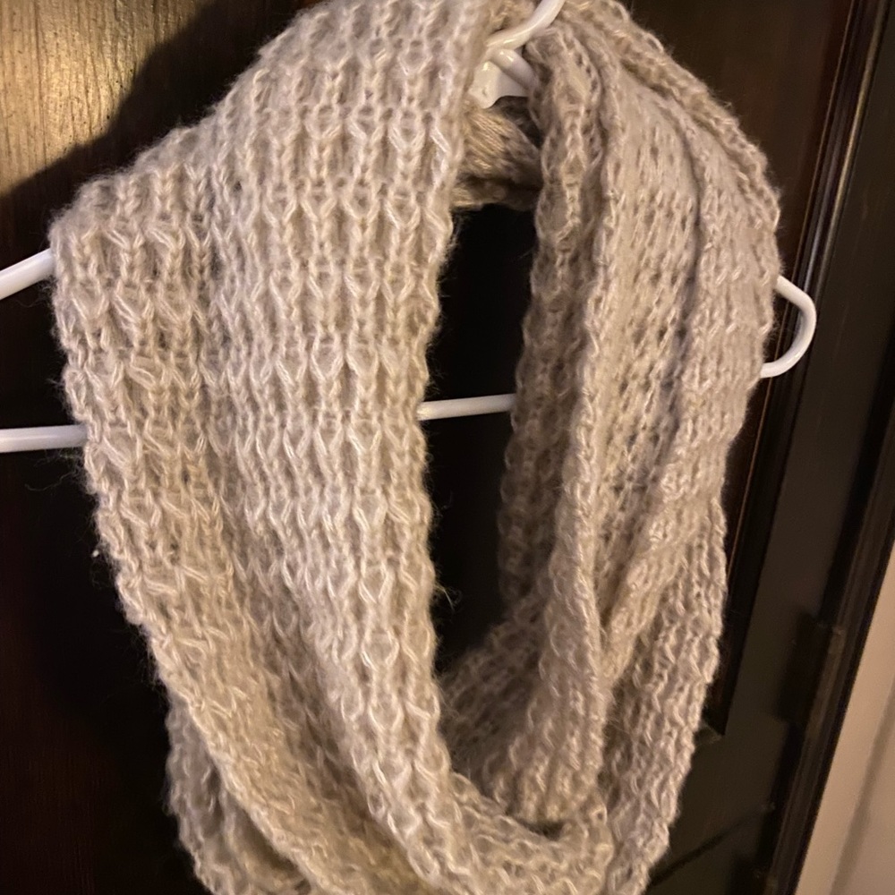 Infinity scarf - Picture 2 of 3